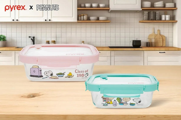 PYREX 2pc Rectangle Glass Storage 640ml & 1050ml - Snoopy Brunch