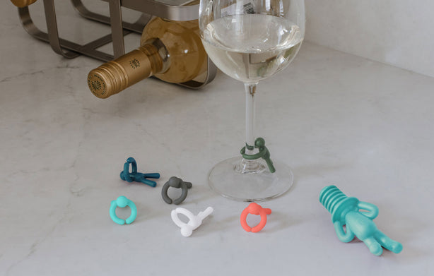 Umbra Drinking Buddy Wine Bottle Stopper & Six Wine Glass Markers