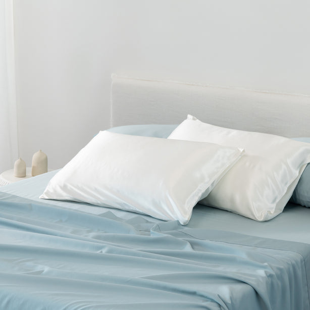 Beauty Silk Pillowcase Twin Pack Hotel Collection by Robinsons