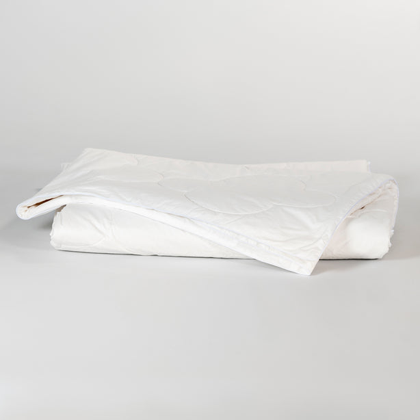 Bamboo Lightweight Cooling Quilt Hotel Collection by Robinsons