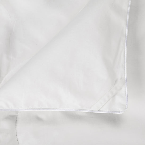 Bamboo Lightweight Cooling Quilt Hotel Collection by Robinsons