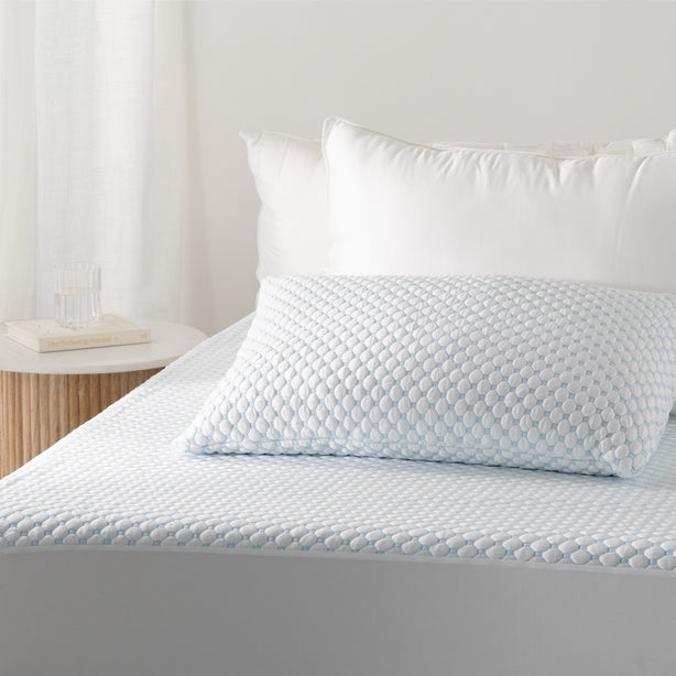 Luxe Cooling Mattress Protector Hotel Collection by Robinsons (Anti-Bacterial l  Anti-Mite l  Mattress Pad)