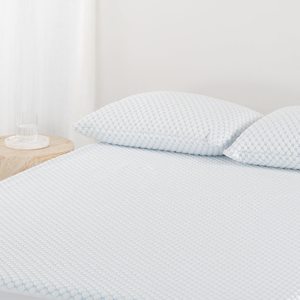 Luxe Cooling Mattress Protector Hotel Collection by Robinsons (Anti-Bacterial l  Anti-Mite l  Mattress Pad)