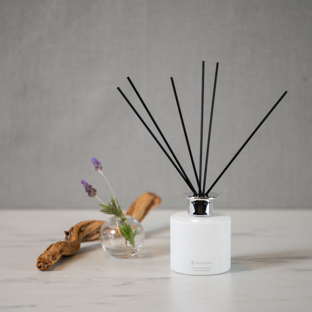 Lavender & Sandalwood Reed Diffuser 200ml by Robinsons