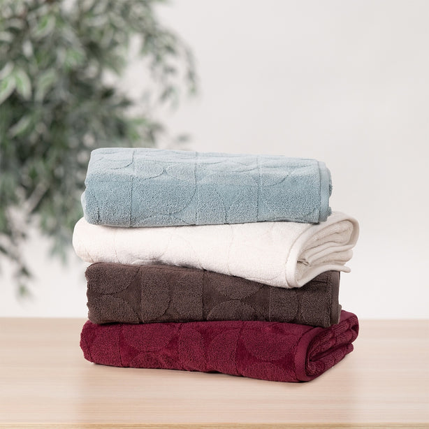 Halo Jacquard Bath Towel - Heritage Collection by Robinsons