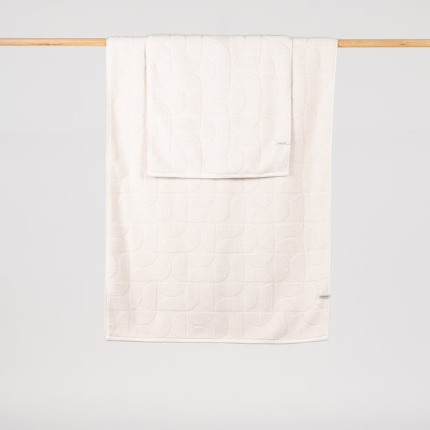 Halo Jacquard Bath Towel - Heritage Collection by Robinsons