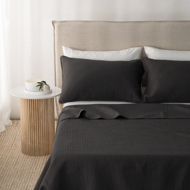 Robinsons Silky Soft Bed Cover - Stitch (Lightweight Blanket I Bedspread I Bed Cover I Bed Quilt I Comforter. Includes Free Pillowcases)