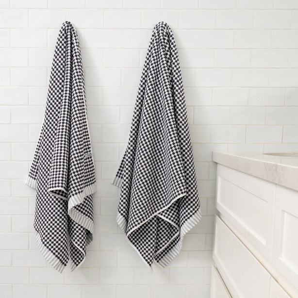 Splendour DuoTone Bath Towel Hotel Collection by Robinsons