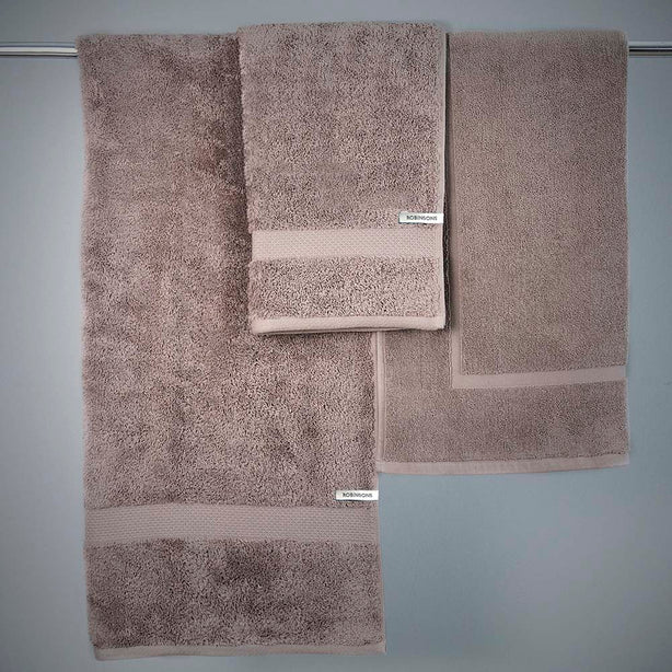 Splendour Bath Towel Hotel Collection by Robinsons