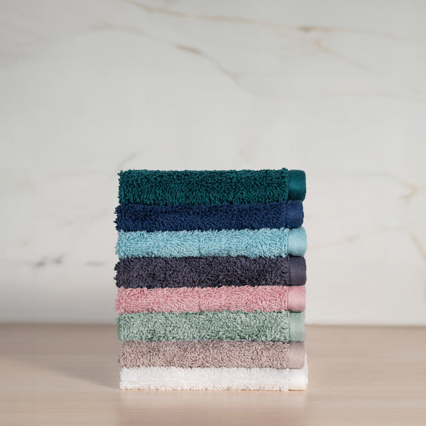 Splendour Face Towel Hotel Collection by Robinsons