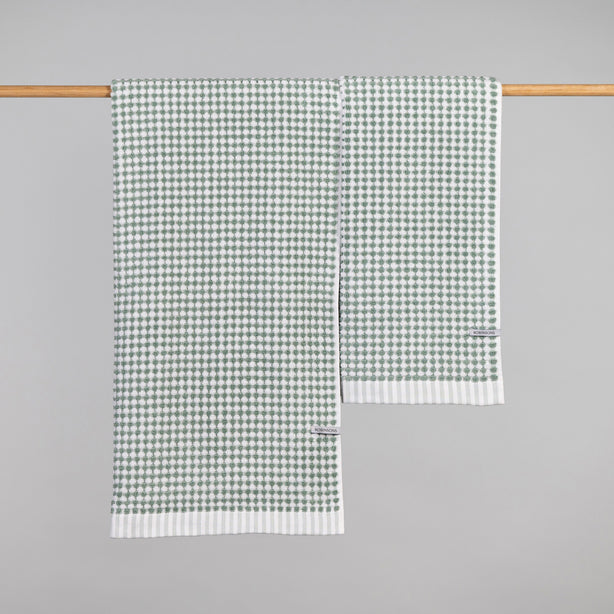 Splendour DuoTone Bath Towel Hotel Collection by Robinsons