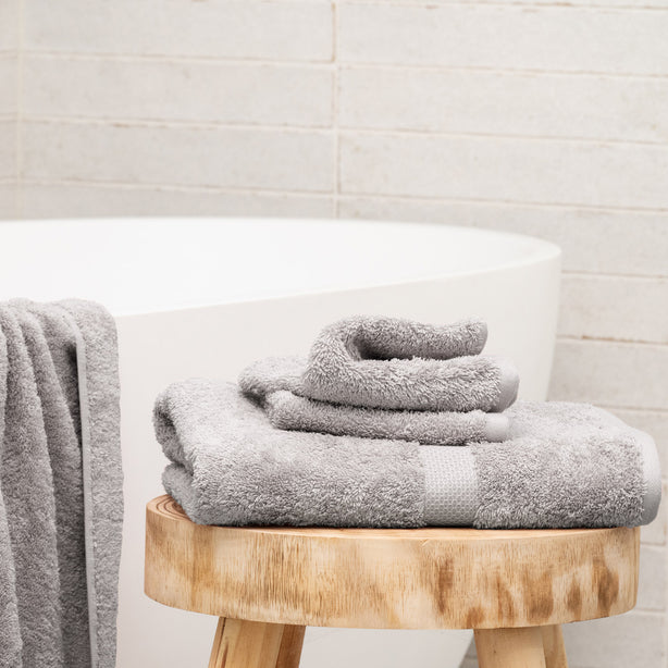 Splendour Bath Towel Hotel Collection by Robinsons