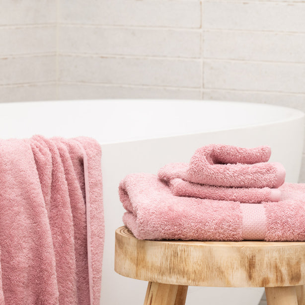 Splendour Bath Towel Hotel Collection by Robinsons