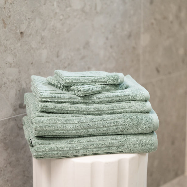 Hotel Cloud Soft 6 Piece Towel Gift Set - Hotel Collection by Robinsons