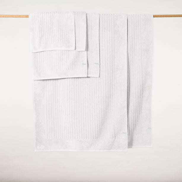 Hotel Cloud Soft 6 Piece Towel Gift Set - Hotel Collection by Robinsons