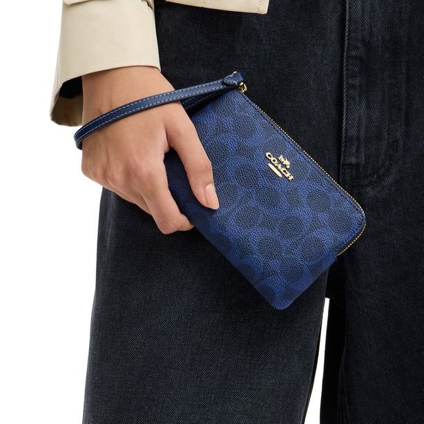 Coach Corner Zip Wristlet In Signature Canvas - Navy CEY93
